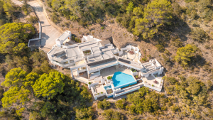 1386 Villa Divina