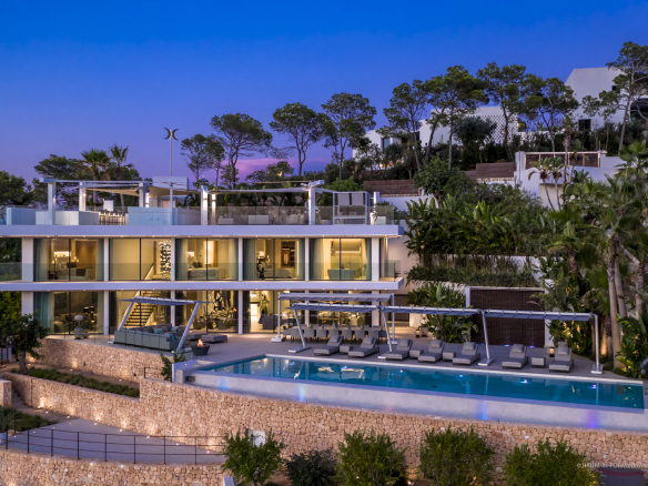 1390 Villa Las Dos Lunas