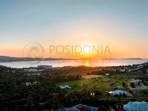 1472 VILLA SERENITY